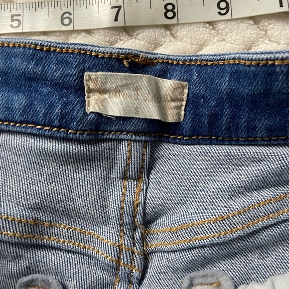 Altar’d State High Rise Button Fly Distressed Shorts Size Small stretch - Picture 3 of 7